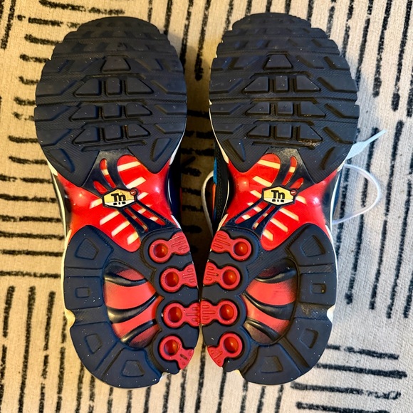 Nike Kids Blue and Yellow Air Max Plus TN - Picture 6 of 6